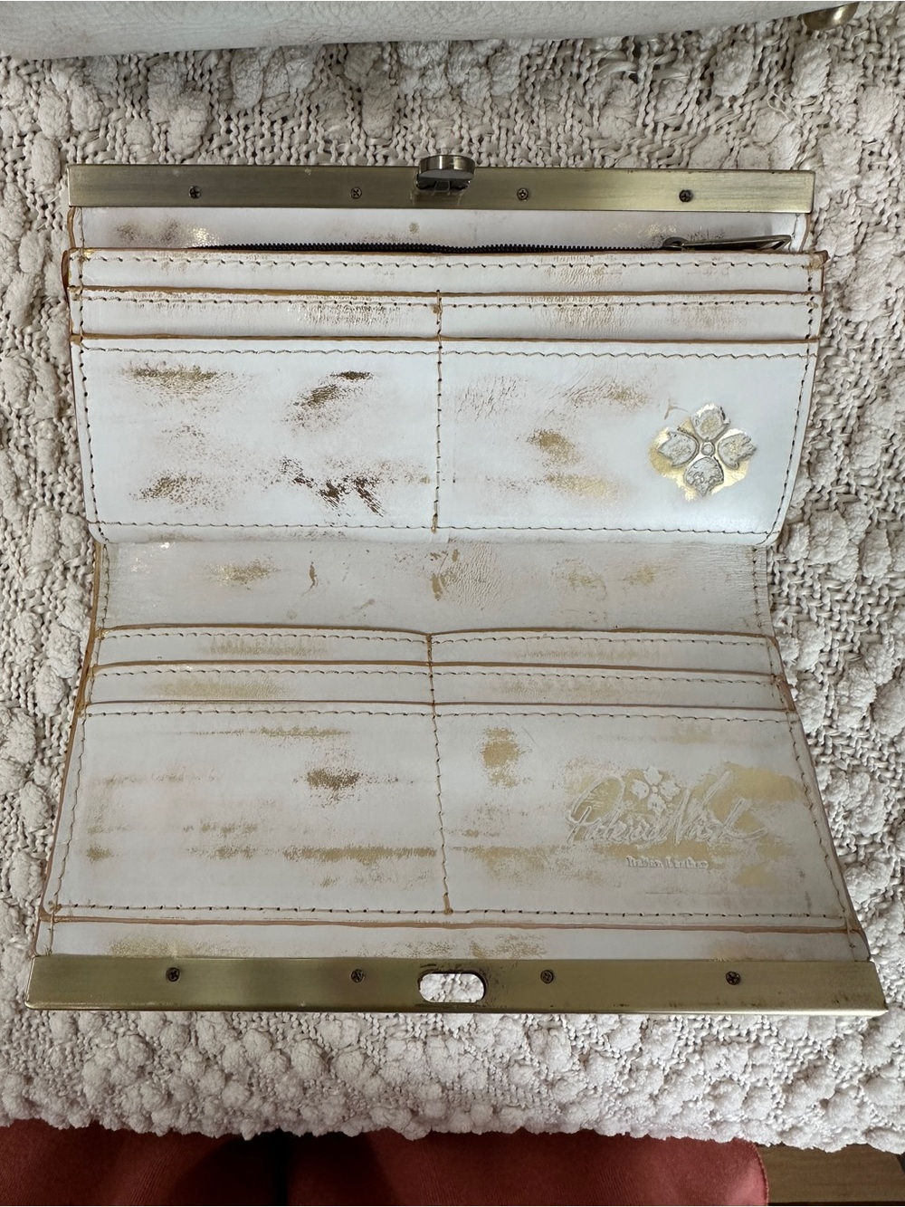 Patricia Nash White Gold Cutout Tooled Leather Scalloped Tote Purse & Wallet Set - Picture 9 of 14